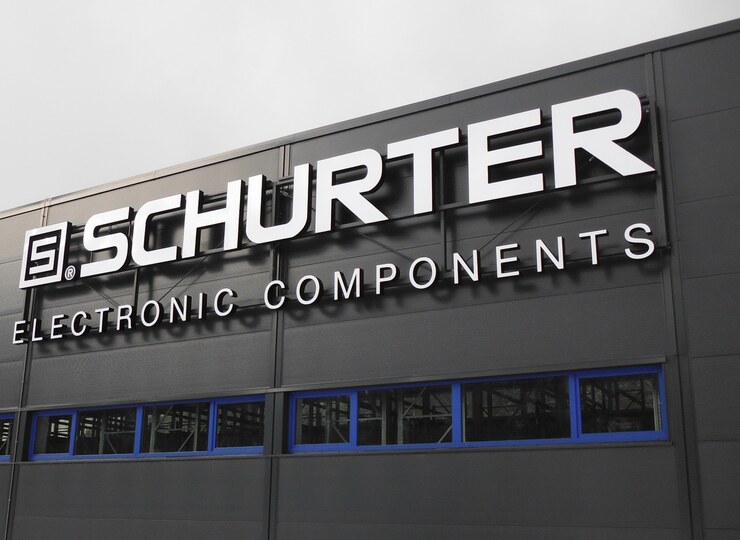 3D světelná reklama SCHURTER